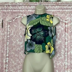 Zara BRAND NEW women’s size small crop top